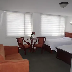 Hotel Altura &, Quito